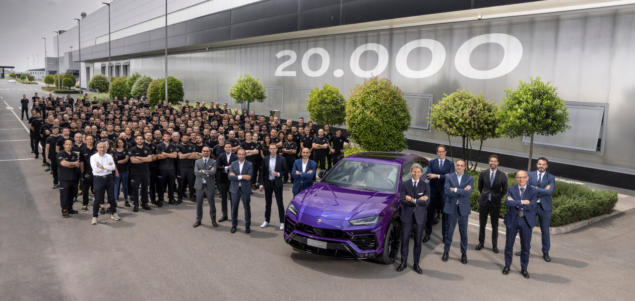 20-тысячный Lamborghini Urus отправится в Азербайджан