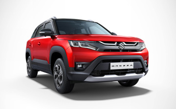Компакт-кроссовер Maruti Suzuki Brezza порвал с «Витарой»