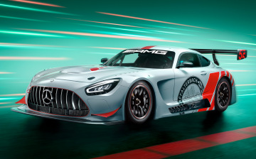Mercedes-AMG GT3 повторил старый рецепт на юбилей