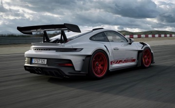 Новый Porsche 911 GT3 RS обуздал встречный ветер