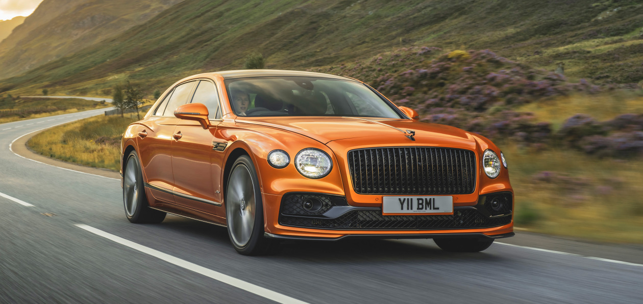 Bentley Flying Spur получил W12 обратно