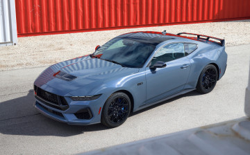 Ford Mustang сменил поколение, но остался собой