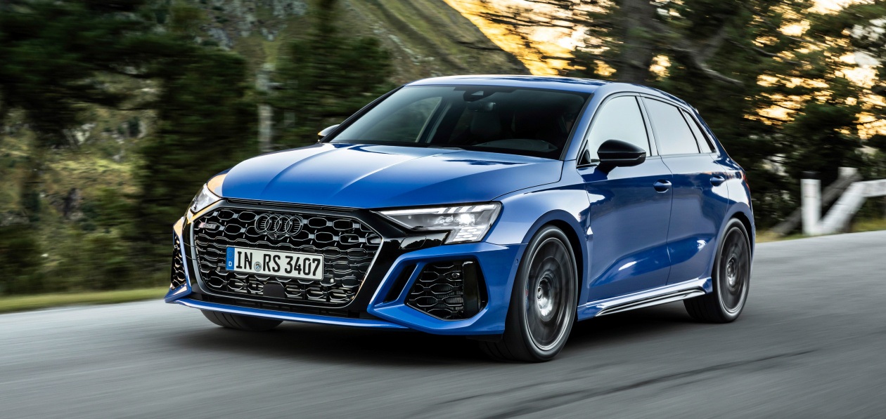 Audi RS 3 performance стал первым серийным хэтчбеком с «максималкой» в 300 км/ч