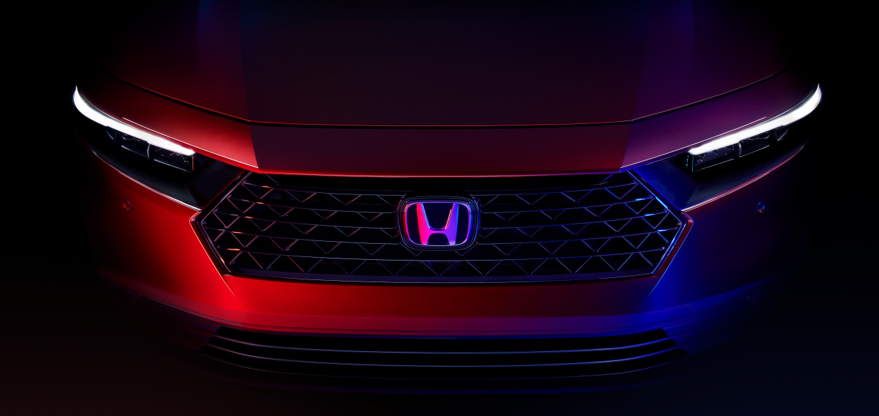 Honda показала изображения седана Accord нового поколения