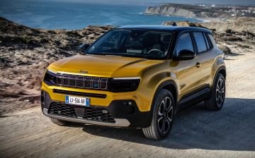 Компактный кроссовер Jeep Avenger стал первым электромобилем марки