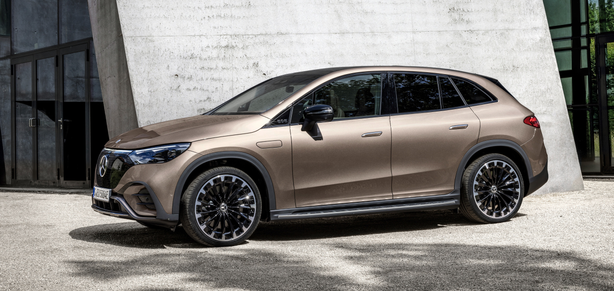 Mercedes-Benz EQE SUV стал самой маленькой моделью на флагманской платформе