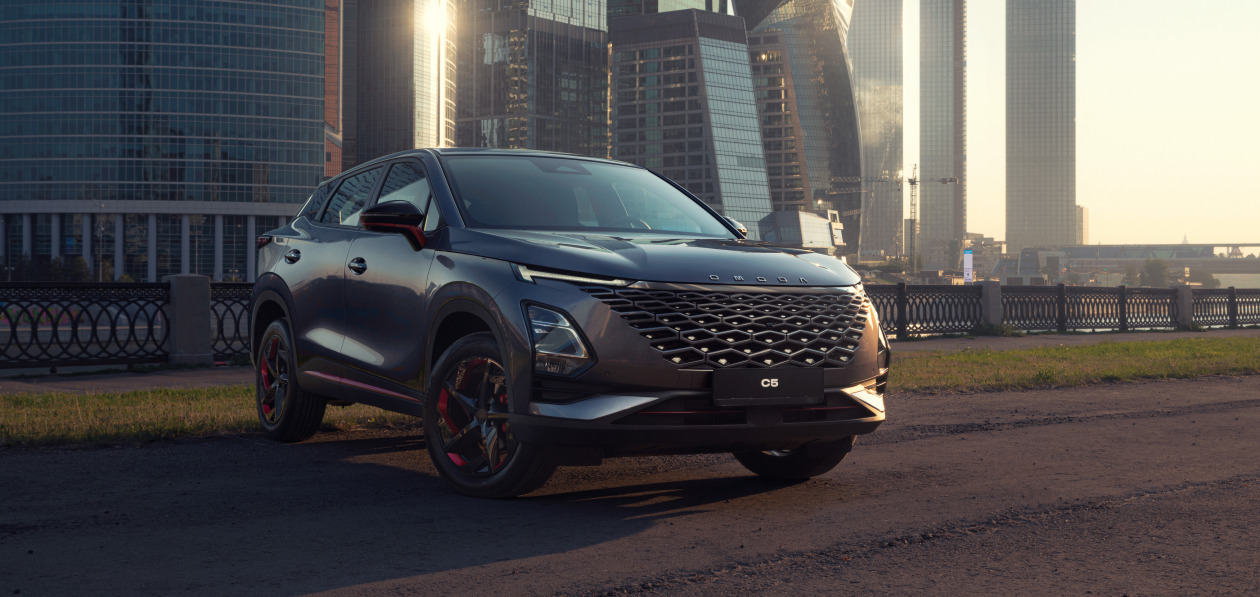 В Chery назвали дату российской премьеры кросс-купе Omoda C5