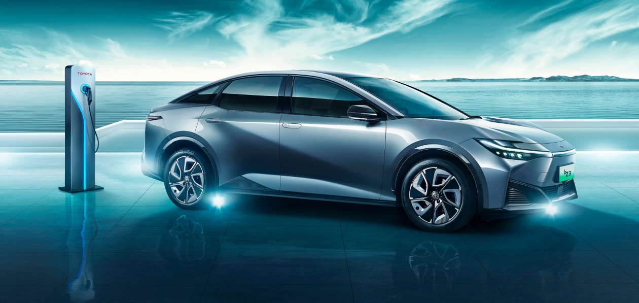 Toyota представила электрический седан bZ3 для рынка КНР