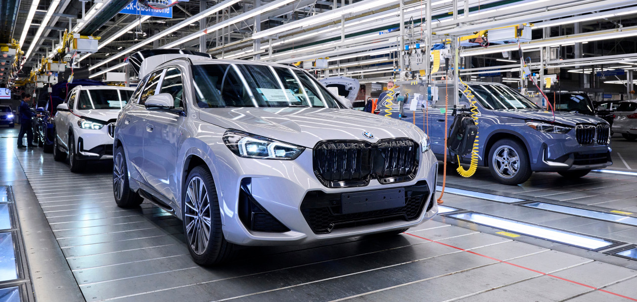 Новый BMW iX1 встал на конвейер