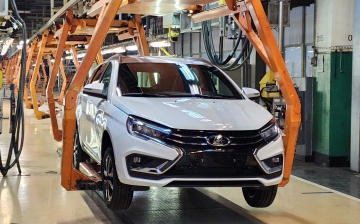 Первая Lada Vesta сошла с конвейера в Тольятти