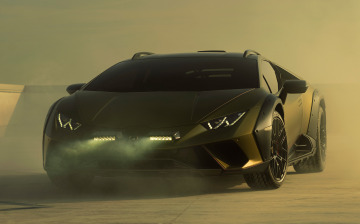 «Внедорожный» суперкар Lamborghini Huracan Sterrato показали без камуфляжа