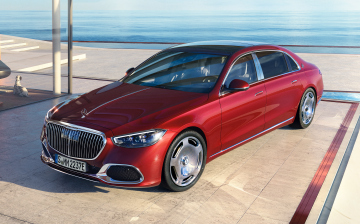 В линейке Mercedes-Maybach впервые появился подключаемый гибрид