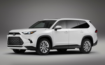 Большой кроссовер Toyota Grand Highlander оказался самостоятельной моделью