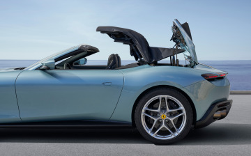 Roma Spider стал первым Ferrari с мягкой крышей со времен F430