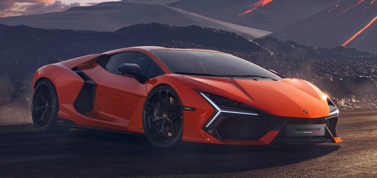 Гибридный Lamborghini Revuelto стал наследником «Авентадора»