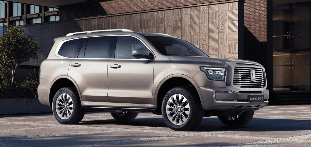 Рамный внедорожник Tank 500 дебютировал в России c ценой как у Exeed VX