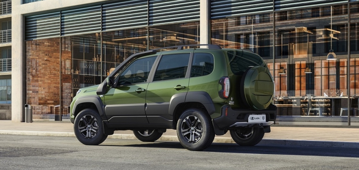 «Хоккейная» спецверсия Lada Niva Travel станет самой дорогой в гамме