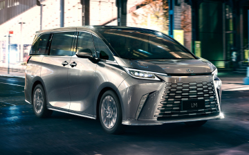 Самый дорогой в мире минивэн Lexus LM обновился раньше «Альфарда»