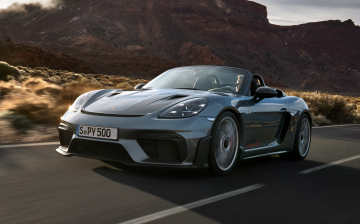 Новый Porsche 718 Spyder RS оказался легче купе