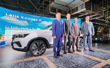 В Петербурге стартовало производство новых кроссоверов Lada