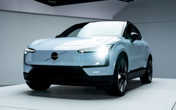 Меньше «Смарта»: Volvo представила компактный кроссовер EX30