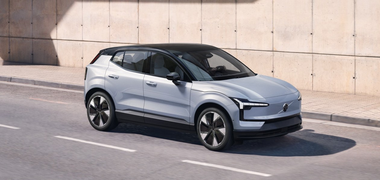 Меньше «Смарта»: Volvo представила компактный кроссовер EX30