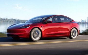 Tesla показала обновленную Model 3