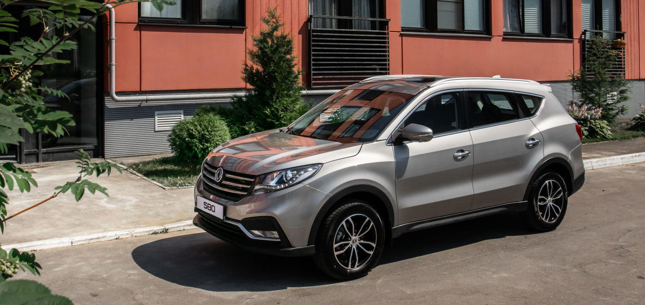 В России перезапустили продажи семиместного Dongfeng 580