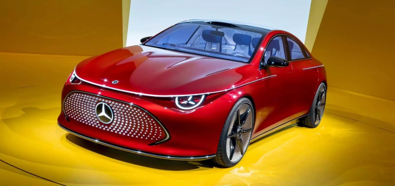 Mercedes показал изображения нового CLA