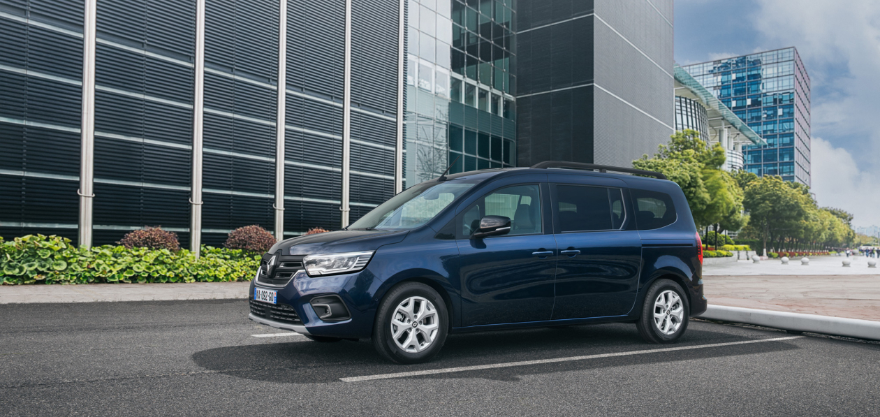 Renault представил удлиненную версию компактвэна Kangoo