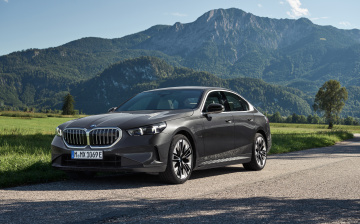 «Пятерка» BMW получит новые гибридные версии