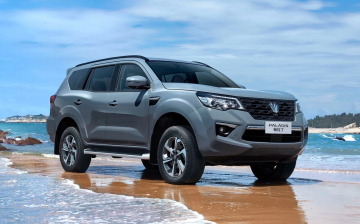 В России представили новый китайский автомобиль на базе «японца»