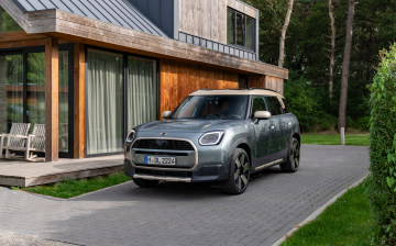 Mini рассекретил новый Countryman C