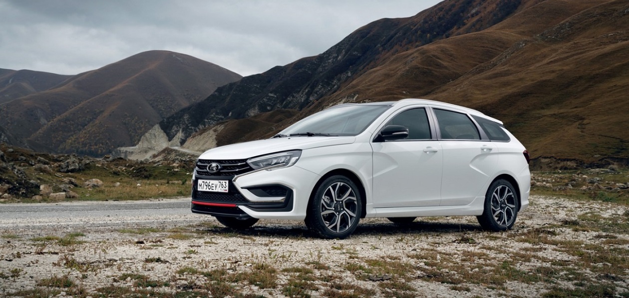 «АвтоВАЗ» запустил продажи Lada Vesta SW Sportline