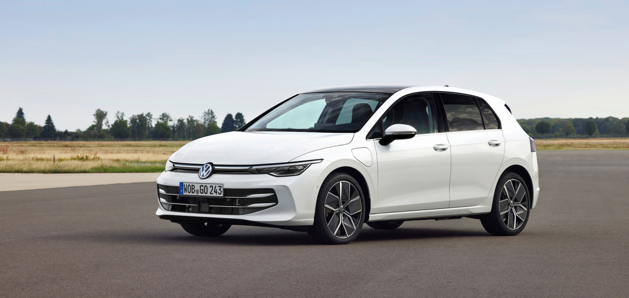 Volkswagen отметил юбилей модели Golf выпуском рестайлинговой версии