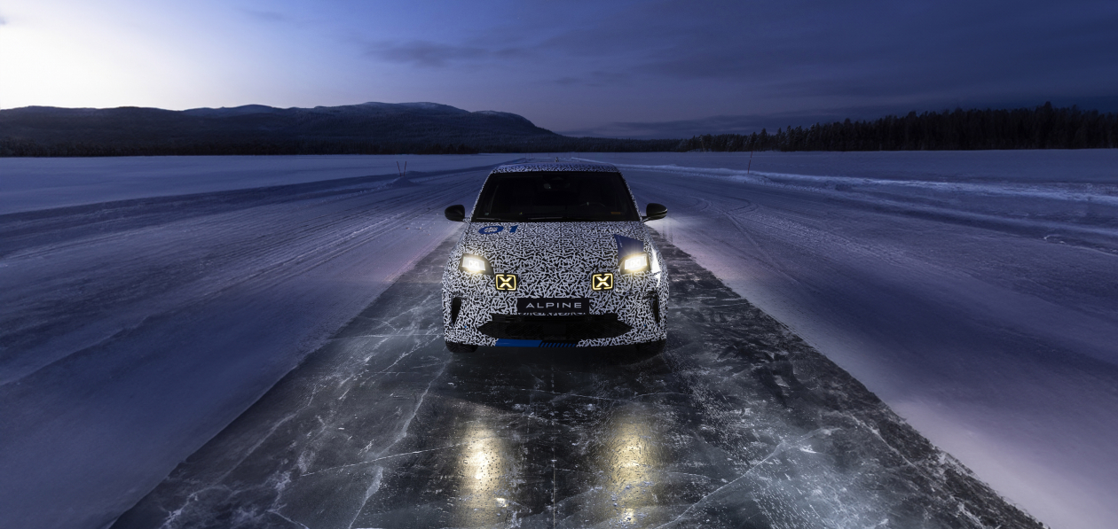 Alpine испытывает новый электрохэтчбек