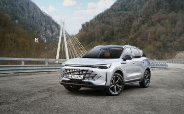 В России стартовали продажи кроссовера BAIC X75