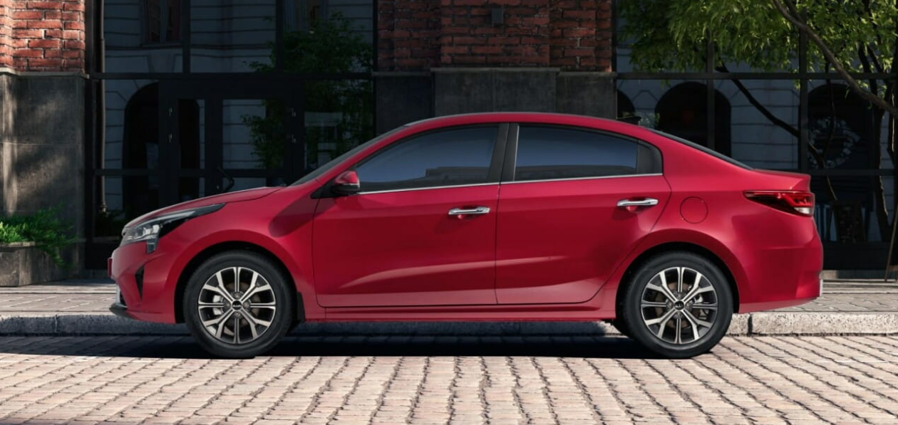 Стали известны цены на две модели бренда Solaris