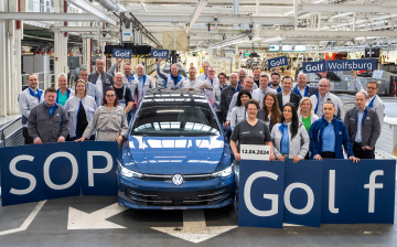 Обновленный Volkswagen Golf встал на конвейер