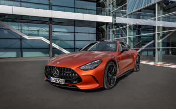 Mercedes оценил в евро топ-версию AMG GT