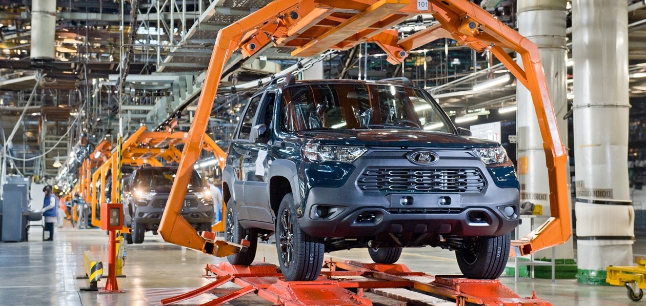 АвтоВАЗ начал выпуск Lada Niva Travel с новой системой мультимедиа