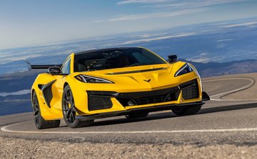 Chevrolet представил самый мощный Corvette в истории