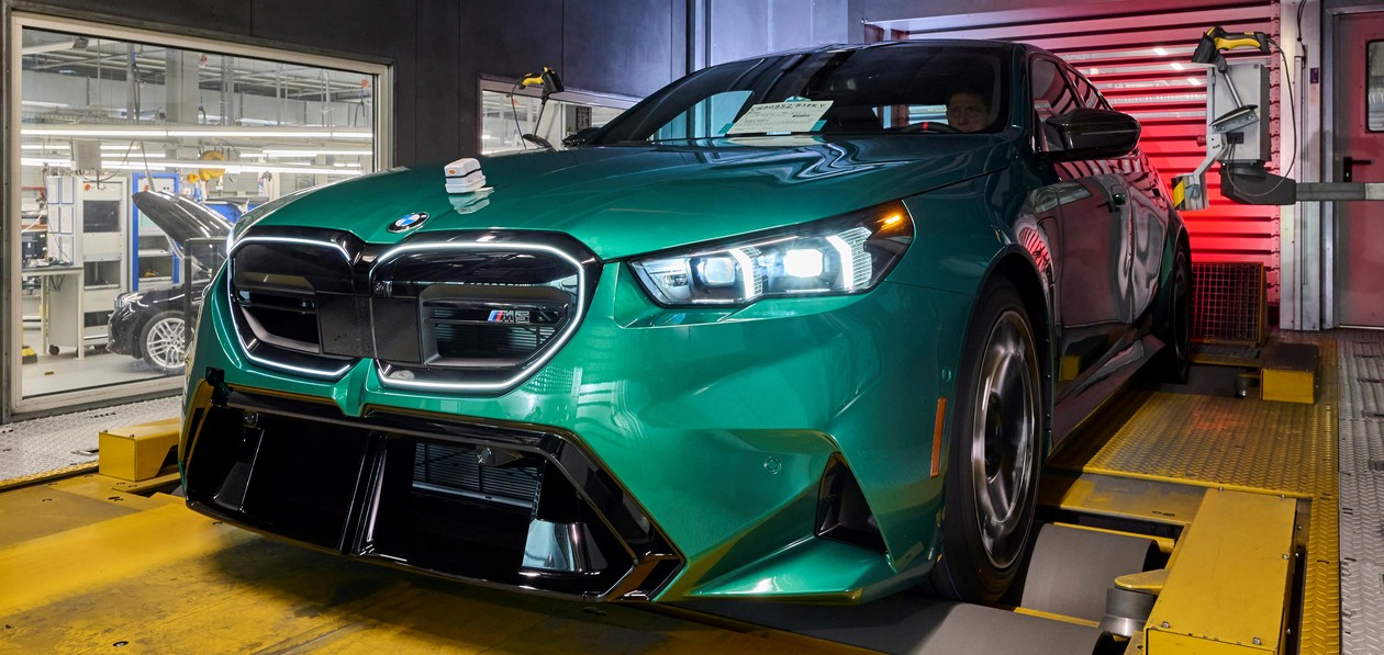 BMW запустил производство седана M5 нового поколения