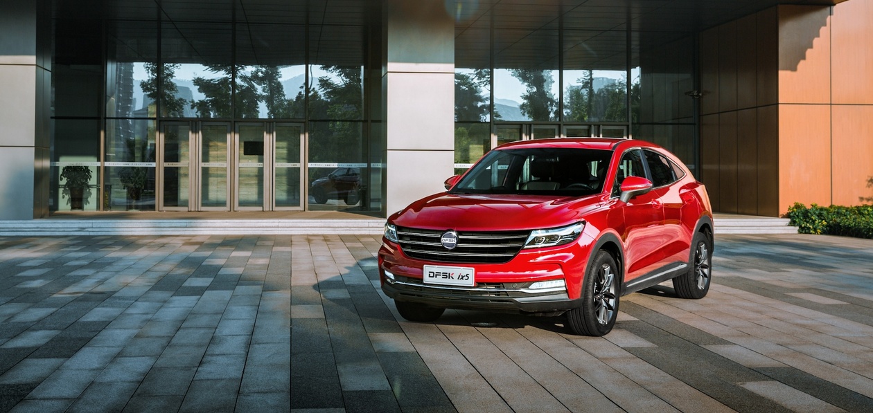 Купе-кроссовер DFSK ix5 получил новый ценник в России