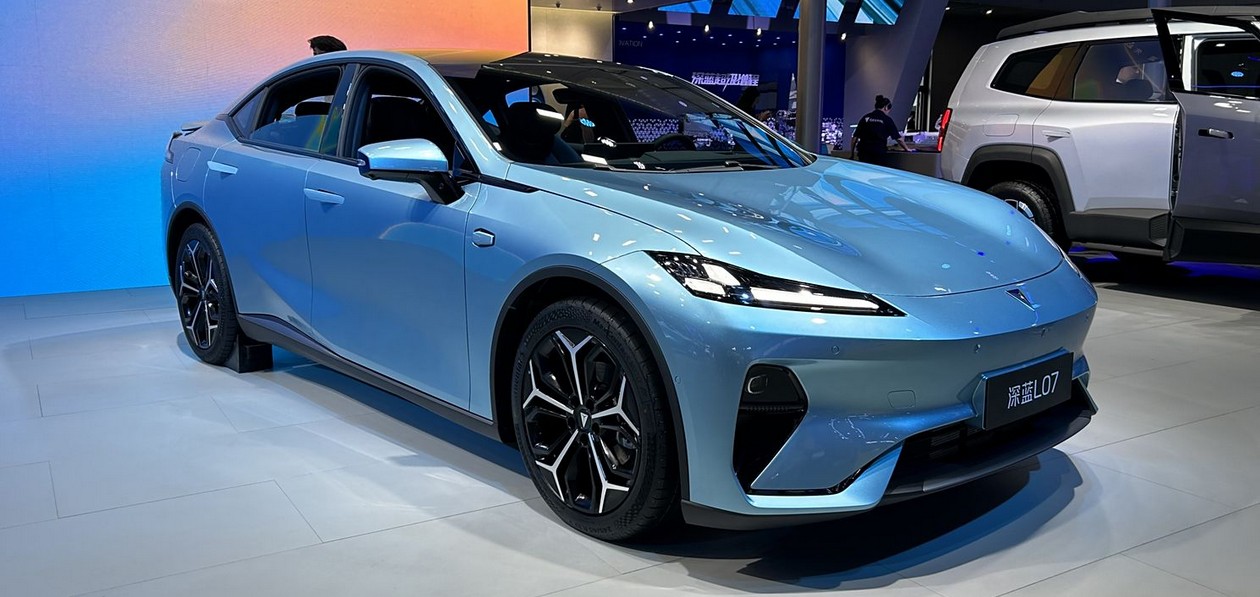 В Китае представили новый седан Deepal L07