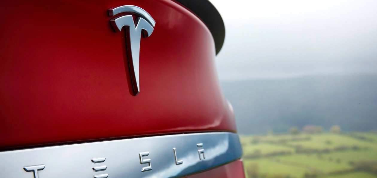 Tesla готовится к выпуску шестиместной Model Y