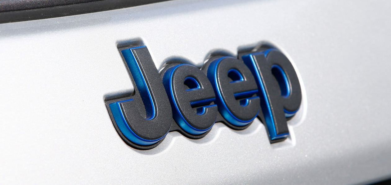 Гибридные «Джипы» могут загореться на парковке