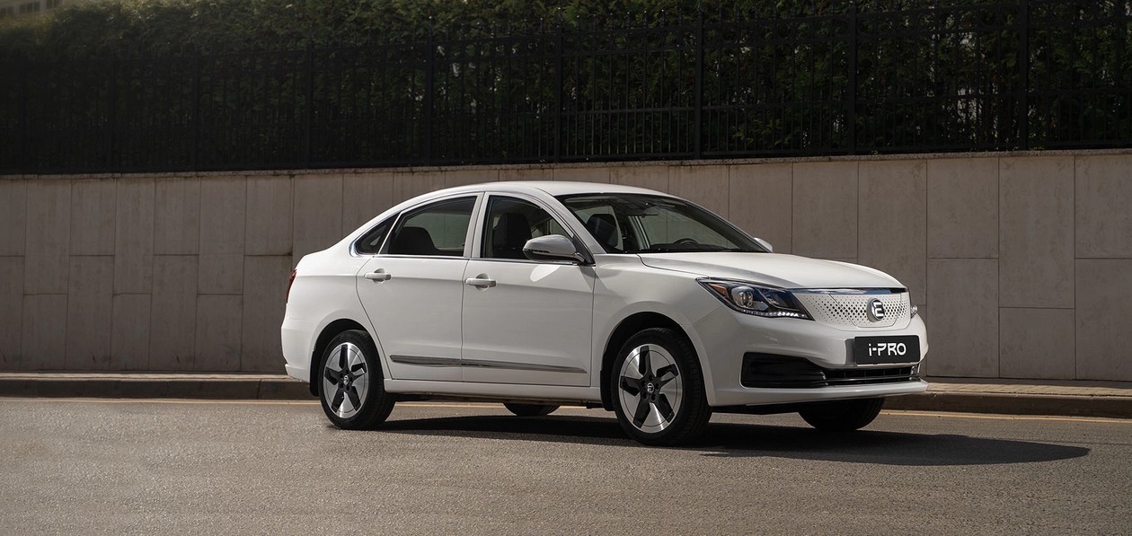 Evolute скинул цены на электроседан i-Pro