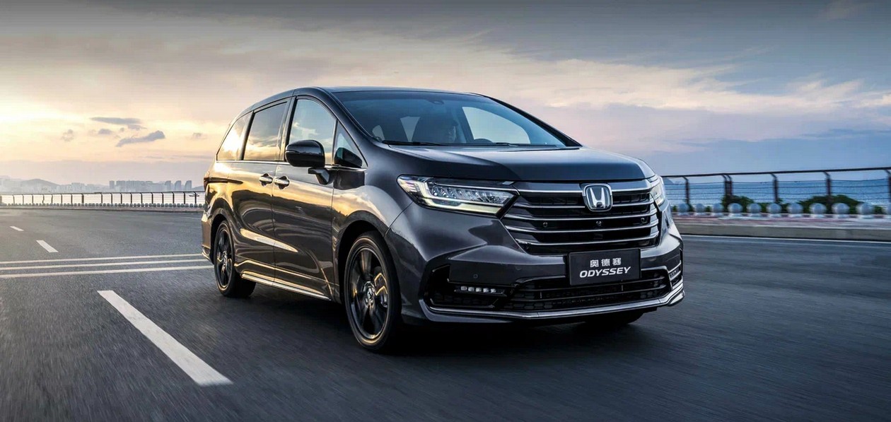 В РФ стала доступна новая Honda Odyssey