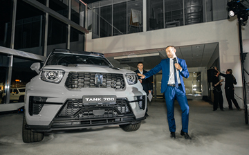 Tank 700 доехал до Петербурга